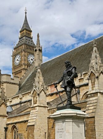 Oliver Cromwell statue at British Parliament Building, London, 2009のeditorial素材