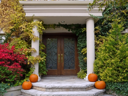 front steps with pumpkins, Chicago, Oct 2010のeditorial素材