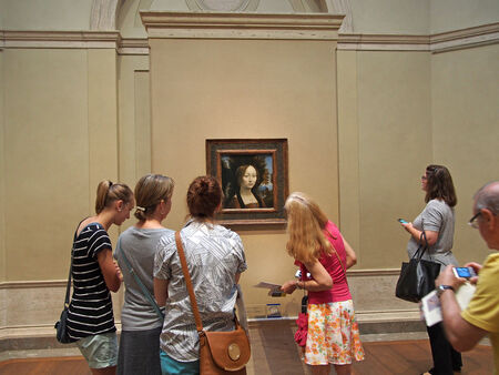 Viewing the paintings, National Gallery, Washington, 2014のeditorial素材