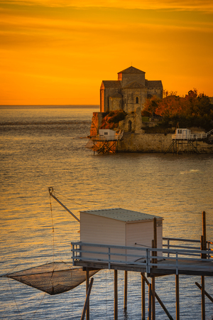 Sainte-Radegonde medieval Church, Talmont sur Gironde, Charente Maritime, Franceの写真素材