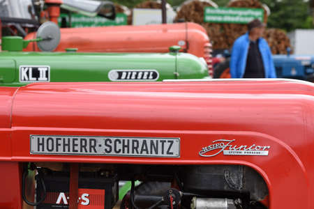 Vintage tractor meeting in Sankt Konrad (Gmunden district, Upper Austria) - every summer, well over 100 old tractors can be admired here. - Vintage tractor meeting in Sankt Konrad (Gmunden district, Upper Austria) - Every summer, well over 100 old tractorのeditorial素材