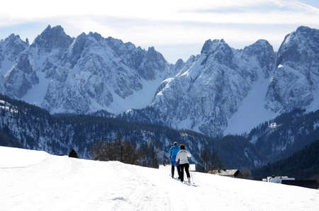 The winter wonderland Gosau in the south of Upper Austria is a paradise for cross-country skiing.のeditorial素材