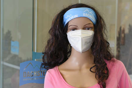 FFP2 mask requirement on Austrian cable cars (Europe)のeditorial素材