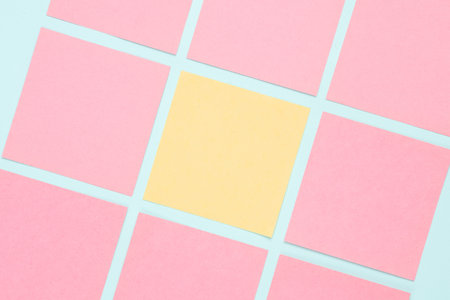 Empty Memo square sheets of paper close upの写真素材