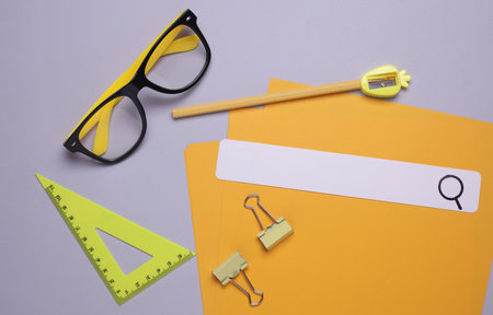 Browser search bar and stationery on gray backgroundの写真素材
