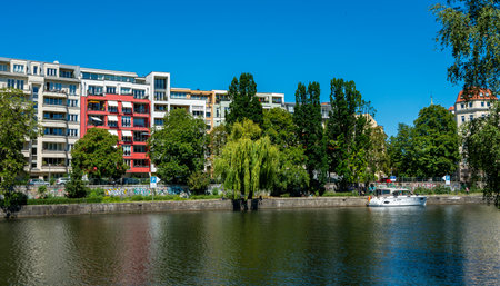 Residential houses on the Spreebogen in Berlin Moabitの写真素材