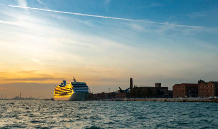 Cruise ship and other boats in Veniceの写真素材