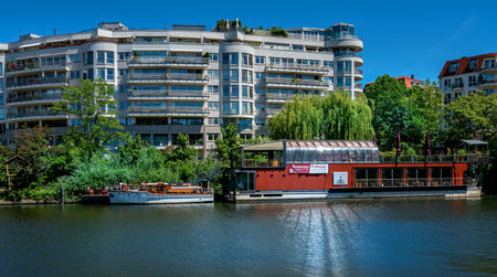 Residential houses on the Spreebogen in Berlin Moabitのeditorial素材
