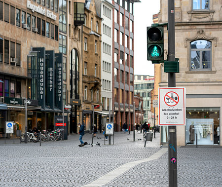 Signs for a ban on alcohol at Goetheplatz in Frankfurtのeditorial素材