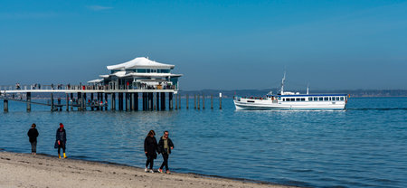 Timmendorfer Strand with beach chairs and tourists, Niendorf, Bay of LÃ¼beck, Baltic Seaのeditorial素材