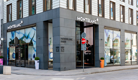Hamburg, Neuer Wall, exclusive shops and luxury boutiquesのeditorial素材