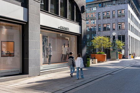 Hamburg, Neuer Wall, exclusive shops and luxury boutiquesのeditorial素材