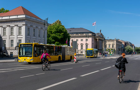 Road traffic in Berlin, Unter den Lindenのeditorial素材