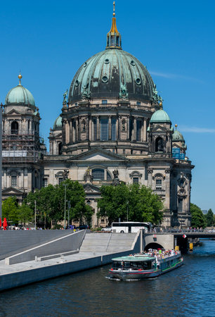 Berlin Cathedral, Spree with pleasure boatのeditorial素材