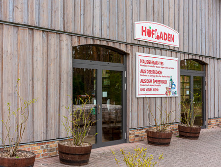 Market stalls and sales booths on the premises of the Spargelhof in Klaistow, Brandenburg,のeditorial素材