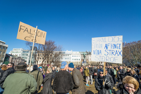 REYKJAVIK, ICELAND - APRIL 9 - 2016: Crowd demonstrating against the government of Iceland during the Panama paper scandalのeditorial素材