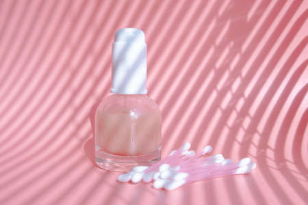 beautiful skin flat lay care pink serum liquid dropper minimal pink backgroundの写真素材