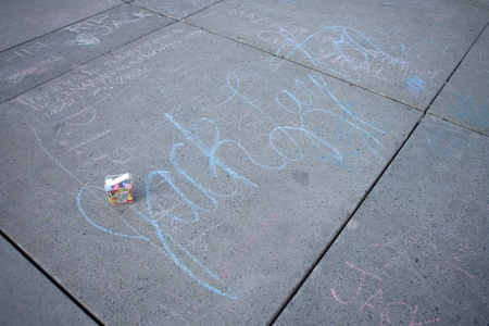 Toronto, Ontario, Canada. August 26, 2011. Following his death on August 22, 2011, Canadians across the country spoke out expressing their feelings for the NDP leader who had taken his party to the largest electoral win earlier in the year. In Toronto, thのeditorial素材