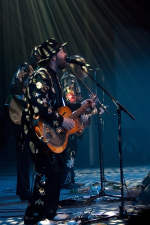 Hamilton Ontario, Canada - November 19, 2011. Colin Linden of Blackie and the Rodeo Kings performs at the 2011 Hamilton Music Awards Gala held at Mohawk College. のeditorial素材
