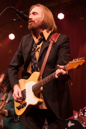 Tom Petty and The Heartbreakers perform at Budweiser Gardens in London Ontario, on June 18, 2013. The sold out concert was the only Canadian date on the bands 2013 concert tour.のeditorial素材