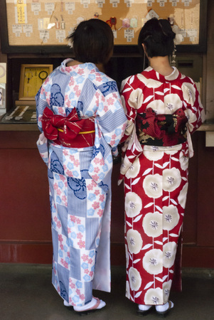 Women in kimonoのeditorial素材