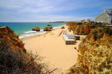 PORTIMAO, PORTUGAL - MAI 24, 2019: View on the beach Praia da Rocha in Portimao in Algarve Region, Portugal.のeditorial素材