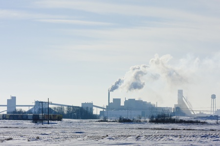 ESTERHAZY - DEC 26: Mosaic K1 potash mine near Esterhazy. December 26, 2010 in Esterhazy, Saskatchewan, Canada.のeditorial素材