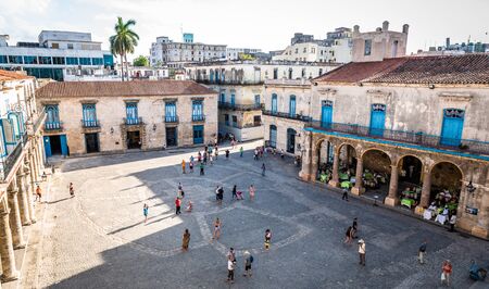 Cathedral Square in Old Havanaのeditorial素材