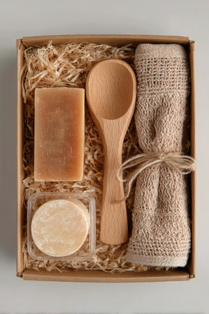 Organic Gift Set with African Soap, Wooden Scoop, Towel, and Shea Butterの素材