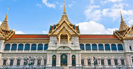 The Chakri Maha Prasat Throne Hall   The Middle Court of Grand Palace of Thailandのeditorial素材