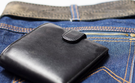 purse needs to be in the pocket of my jeans