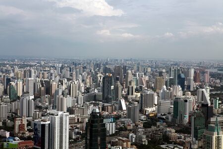 BANGKOK, THAILAND - DECEMBER 23: Bird eye view of Traffic on December 23, 2013 in Bangkok.のeditorial素材