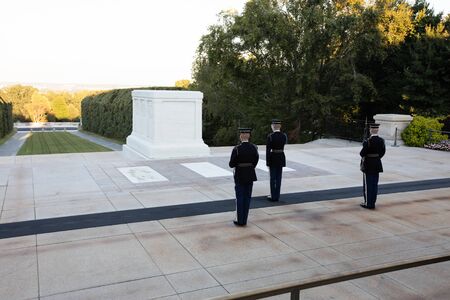 Change of guard in Arlingtonのeditorial素材