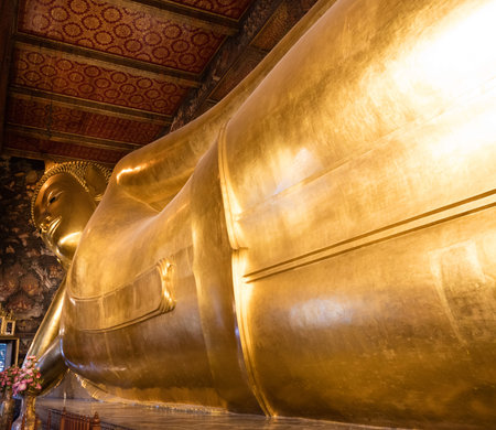 December 4, 2016; Bangkok, Thailand, Reclining golden Buddha in Wat Phoのeditorial素材