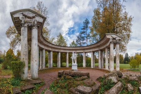 The Colonnade of Apollo in the Fall, Pavlovsk Parkの写真素材