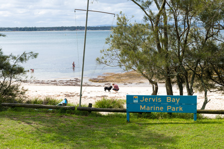 Huskisson, NSW, Australia-December 22, 2018: View over the beach in Jervis Bay Marine Park, city of Huskisson, NSW, Australia, a small coastal town well known as gateway to Jervis Bay areaのeditorial素材