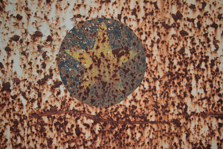 Old trains are parked outdoors where they are exposed to the heat of sunlight and rain, resulting in cracking and rusting.の写真素材