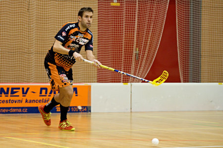 Brno defender Martin Komenda. 1st round of Autocont floorball extraleague between Sokol PPAS Pardubice and itelligence Bulldogs Brno.のeditorial素材