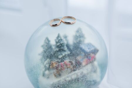 wedding rings in yellow gold, wedding day, loveの写真素材