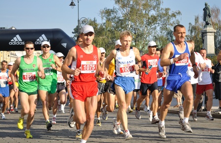 Warsaw, Poland - September 27, 2009 - Runners participating in the 31st Warsaw Marathon. More than 3000 participants was finished this Marathon.のeditorial素材