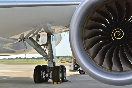WARSAW - AUGUST 4  Landing gear and engine of the Boeing 787 Dreamliner, while parked at Chopin Airport on August 4, 2013 in Warsaw, Poland のeditorial素材