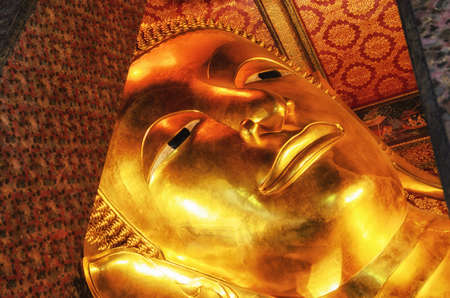 Reclining Buddha gold statue. Wat Pho, Bangkok, Thailand.のeditorial素材
