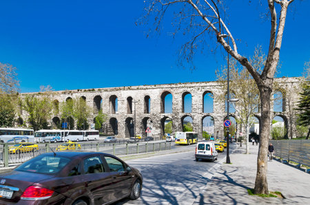 ISTANBUL, TURKEY - APR 10: Ancient roman Aqueduct of Valens in Istanbul. April 10, 2014 in Istanbul, Turkeyのeditorial素材