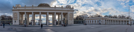 Moscow, Russia - November 04, 2021: Colonnade of the main entrance of the Gorky Park in Moscow at cloudy dayのeditorial素材