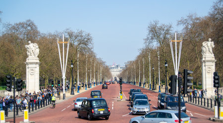 The Mall road near Buckingham palace, London.のeditorial素材