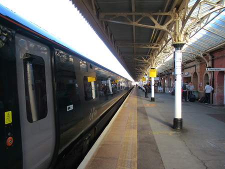 Train at platform at Taunton station. Somerset, UK.のeditorial素材