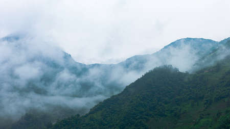 The mountains are connected, the clouds are undulating, and the mountains of Shennongjia are wonderful.の写真素材