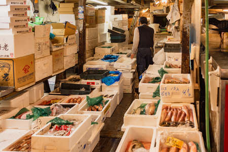 Tokyo / Japan - October 21, 2017: Tsukiji fish market in Tokyo, largest wholesale fish and seafood market in the world, handling over 2,000 tons of marine products per dayのeditorial素材