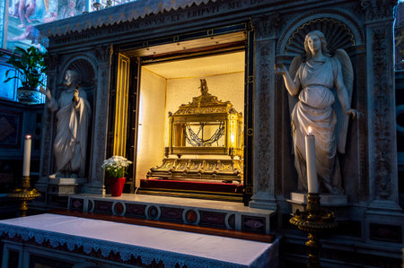 Rome / Italy - May 3, 2015: Reliquary containing the chains of St Peter, Church of Saint Peter in Chains (San Pietro in Vincoli) in Rome, Italyのeditorial素材