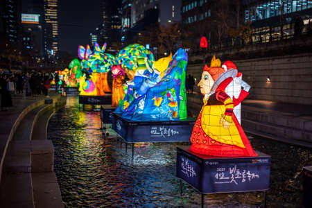Seoul Lantern Festival along Cheonggyecheon Stream in Seoul, South Korea on November 29, 2021のeditorial素材
